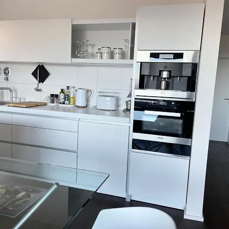 Modernes Mit Traumhaftem Sunset Blick